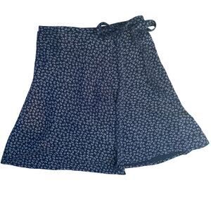 Brandy Melville Navy and White Flower Wrap Skirt Mini with Tie, Size Small